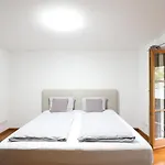 Fantastic Garden Friends & Family Apartment